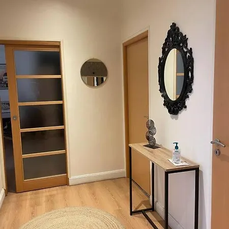 Apartment Plein Centre De ! Chic Et Pratique!